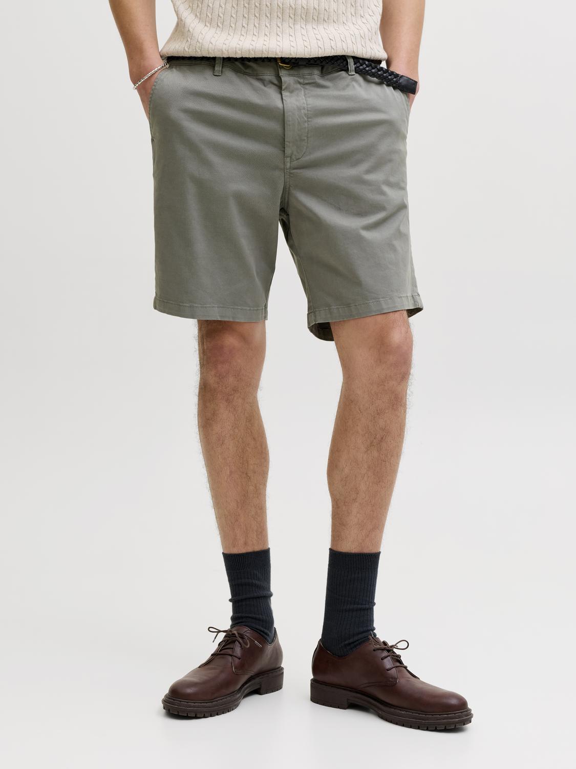 model_shot-front